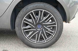 LANCIA Ypsilon usata, con Autoradio