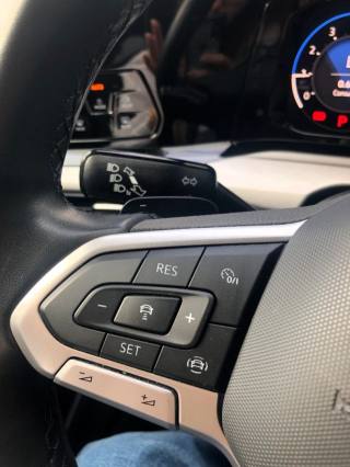 VOLKSWAGEN Golf usata, con USB