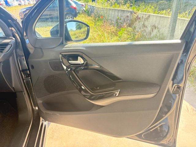 PEUGEOT 208 usata, con Autoradio digitale