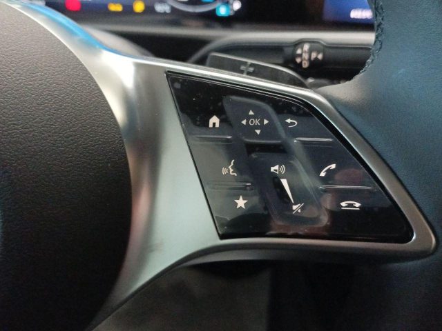 MERCEDES-BENZ A 180 usata, con Controllo automatico clima