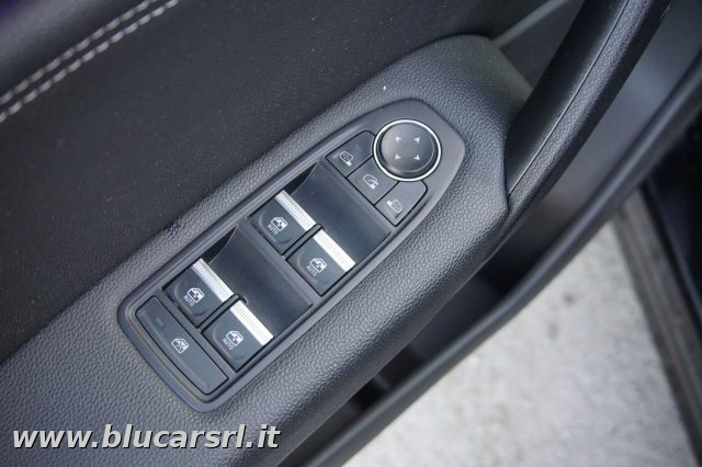 RENAULT Captur usata, con Specchietti laterali elettrici