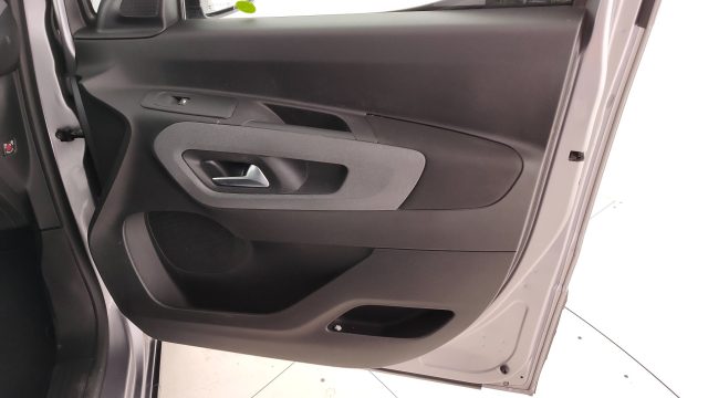 PEUGEOT Rifter usata, con Airbag testa