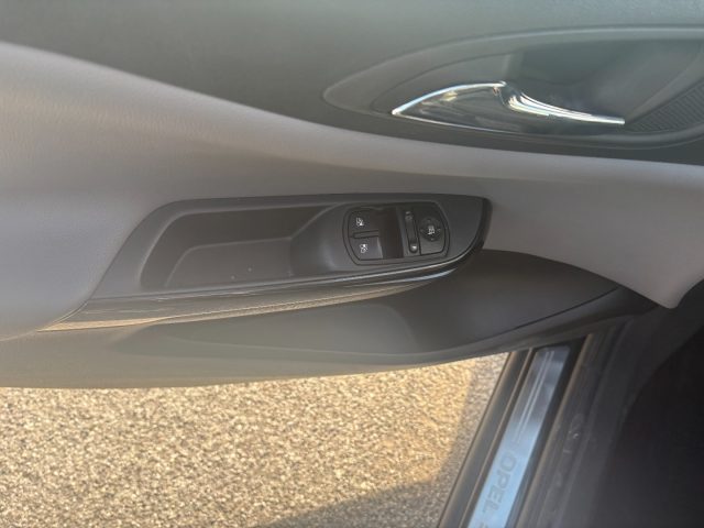 OPEL Corsa usata, con Climatizzatore