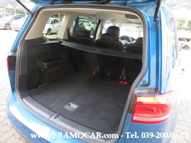 VOLKSWAGEN Touran usata, con Volante multifunzione