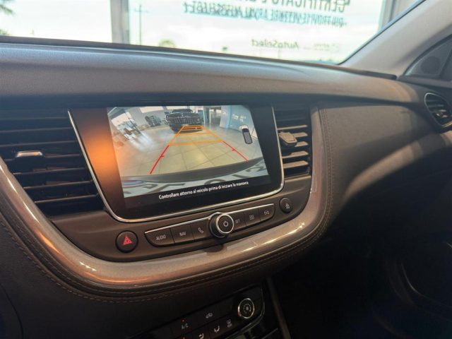 OPEL Grandland X usata, con USB