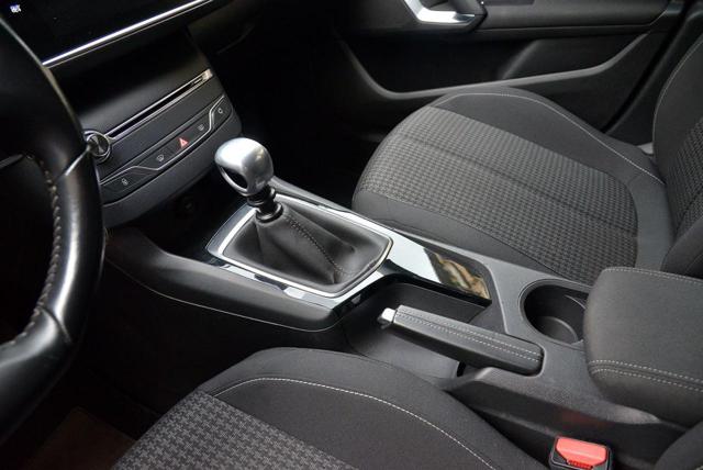 PEUGEOT 308 usata, con Volante in pelle