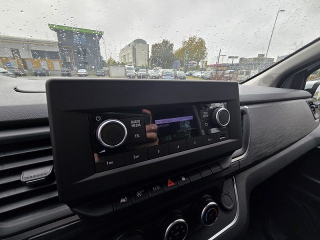 RENAULT Trafic usata, con Park Distance Control