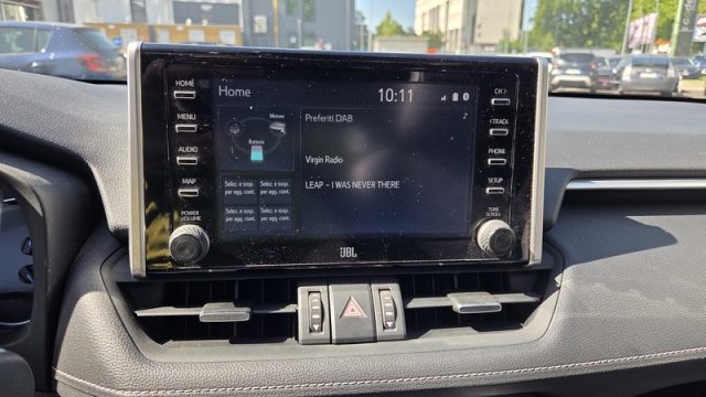 TOYOTA RAV 4 usata, con Sensori di parcheggio anteriori