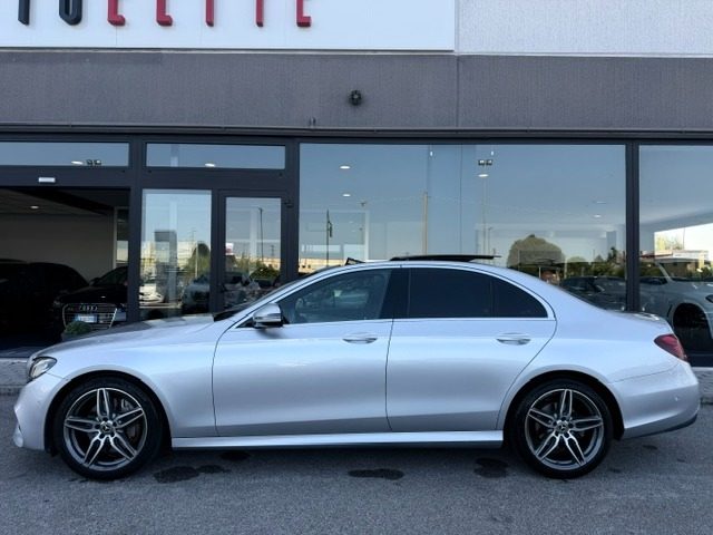 MERCEDES-BENZ E 220 usata, con Autoradio