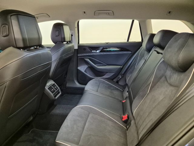 VOLKSWAGEN Passat usata, con Bluetooth