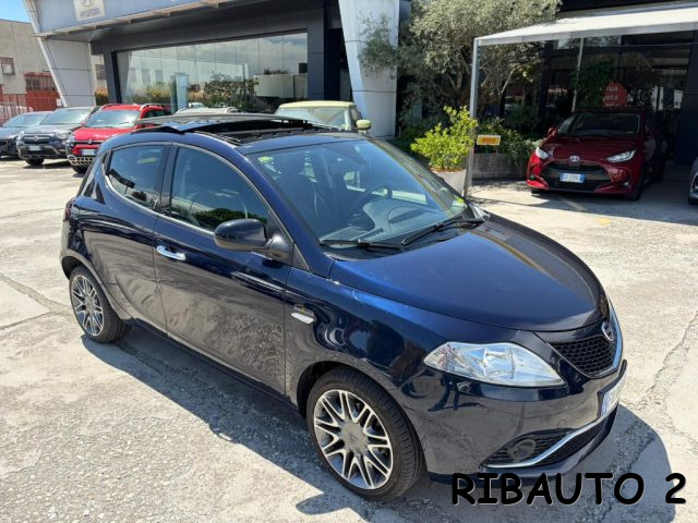 LANCIA Ypsilon usata, con Autoradio