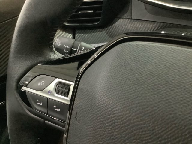 PEUGEOT 2008 usata, con Bluetooth