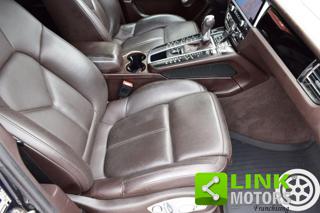 PORSCHE Macan usata, con Bracciolo