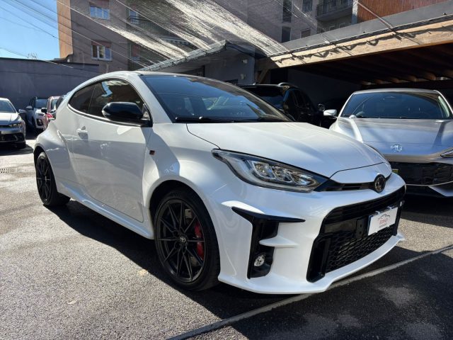 TOYOTA Yaris usata, con Airbag