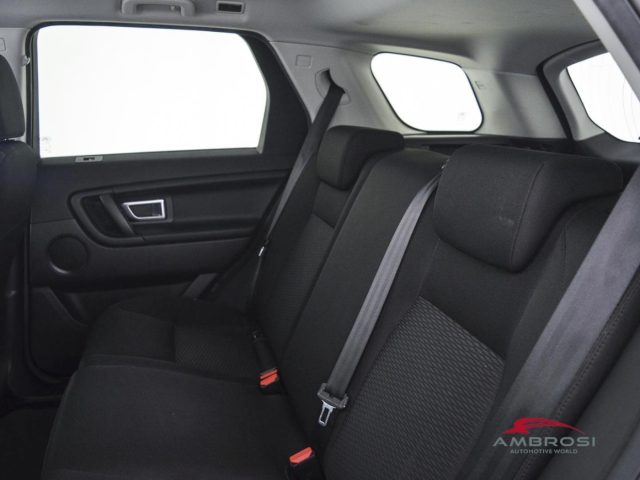 LAND ROVER Discovery Sport usata 9