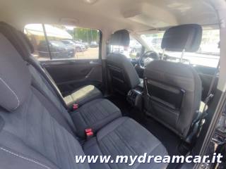 VOLKSWAGEN Touran usata, con Frenata d