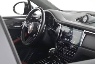 PORSCHE Macan usata, con Park Distance Control