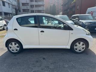 TOYOTA Aygo usata, con Autoradio