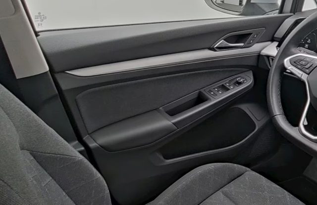 VOLKSWAGEN Golf usata, con Fari Xenon