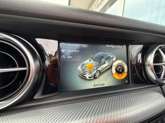 MERCEDES-BENZ SLC 300 usata, con Chiusura centralizzata telecomandata