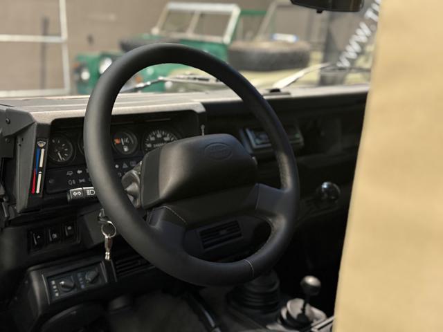 LAND ROVER Defender usata 8