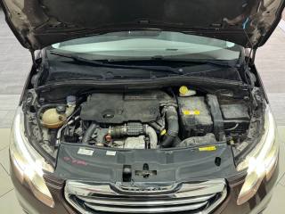 PEUGEOT 2008 usata, con Sensori di parcheggio anteriori