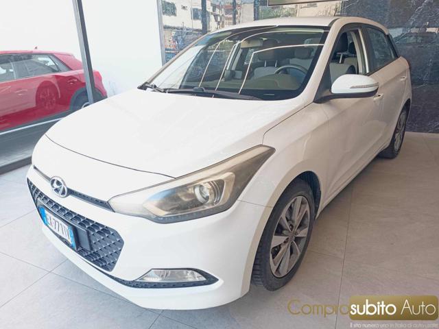 HYUNDAI i20 usata, con Airbag