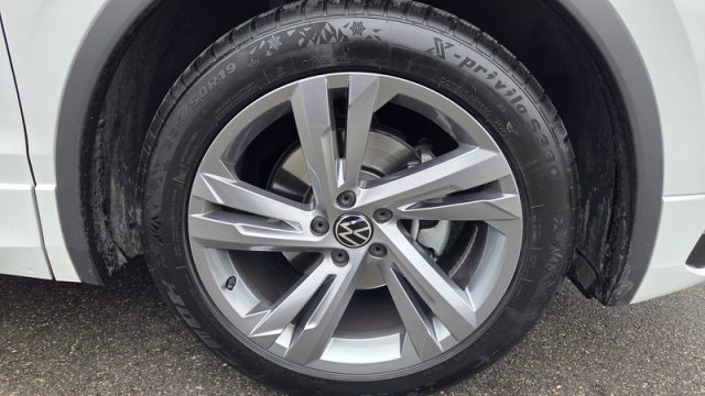 VOLKSWAGEN Tiguan usata, con Autoradio