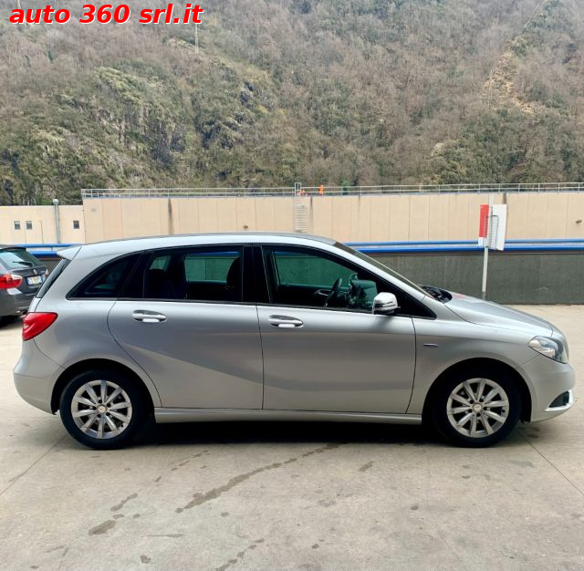 MERCEDES-BENZ B 180 usata, con Alzacristalli elettrici