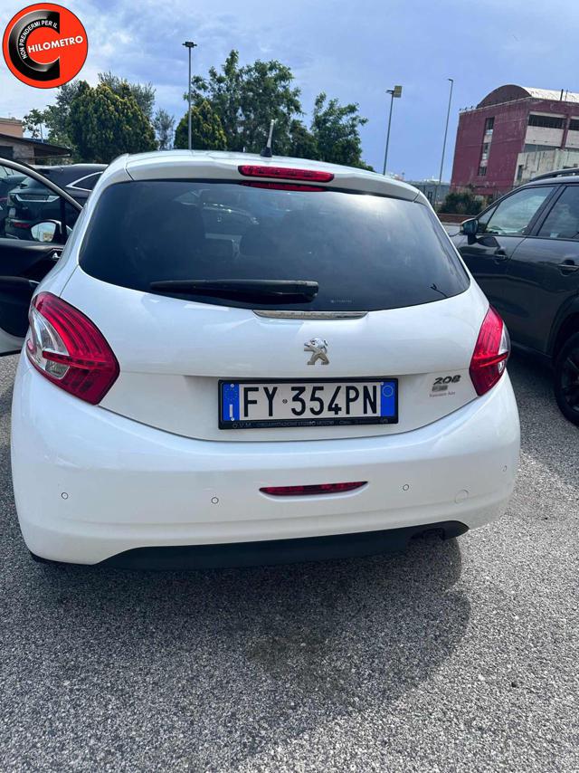 PEUGEOT 208 usata, con USB