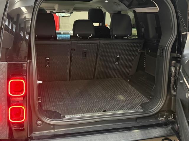 LAND ROVER Defender usata, con Autoradio digitale