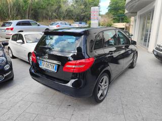 MERCEDES-BENZ B 180 usata, con Cronologia tagliandi