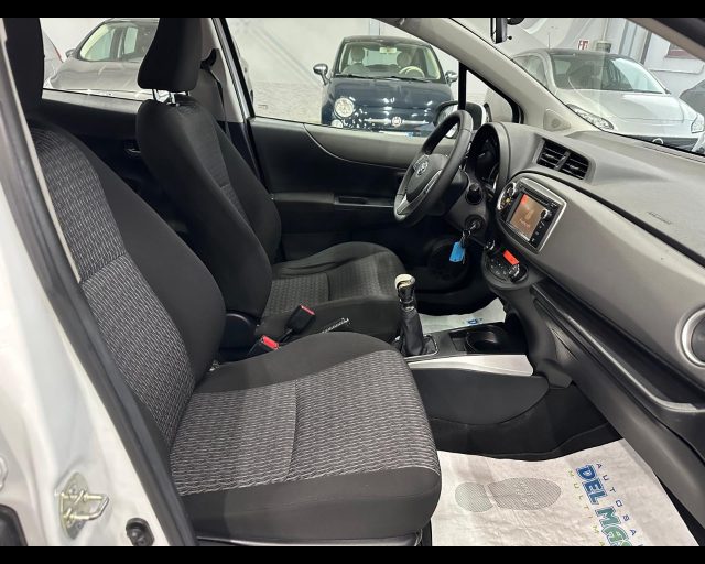 TOYOTA Yaris usata, con Sedile posteriore sdoppiato