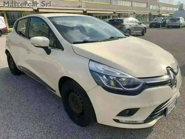RENAULT Clio usata, con Autoradio