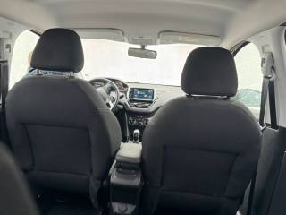 PEUGEOT 2008 usata, con Autoradio