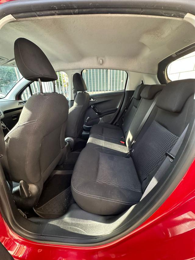 PEUGEOT 208 usata, con Sedile posteriore sdoppiato