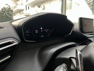 PEUGEOT 2008 usata, con Autoradio digitale