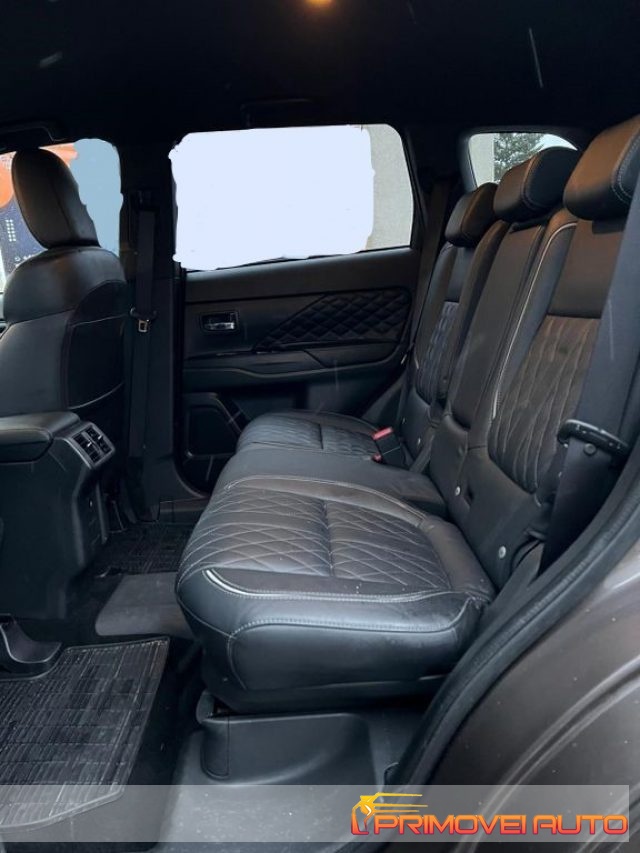 MITSUBISHI Outlander usata, con Airbag Passeggero