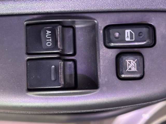 TOYOTA Yaris usata 7