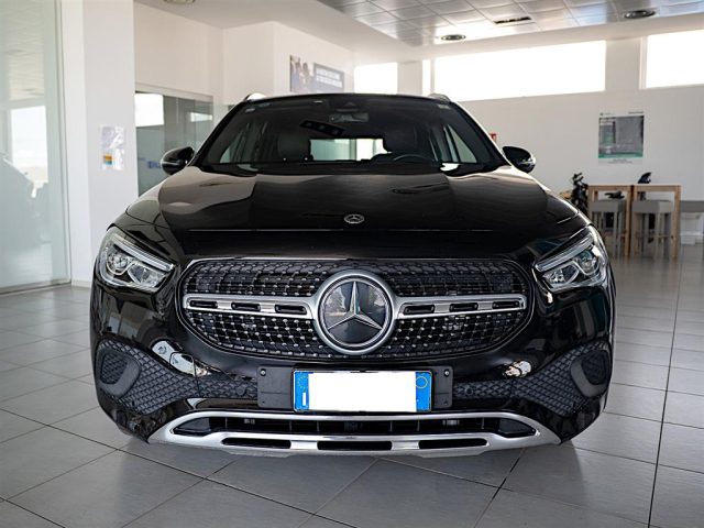 MERCEDES-BENZ GLA 200 usata, con Airbag