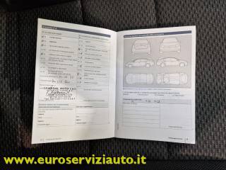 VOLKSWAGEN Touran usata 38