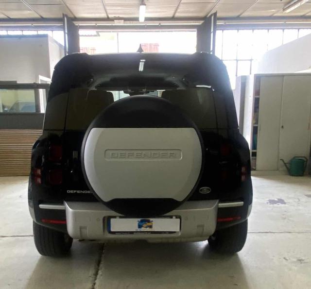 LAND ROVER Defender usata 4