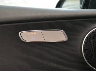 MERCEDES-BENZ E 220 usata, con Alzacristalli elettrici