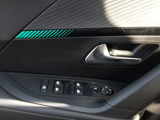 PEUGEOT 2008 usata, con Controllo trazione