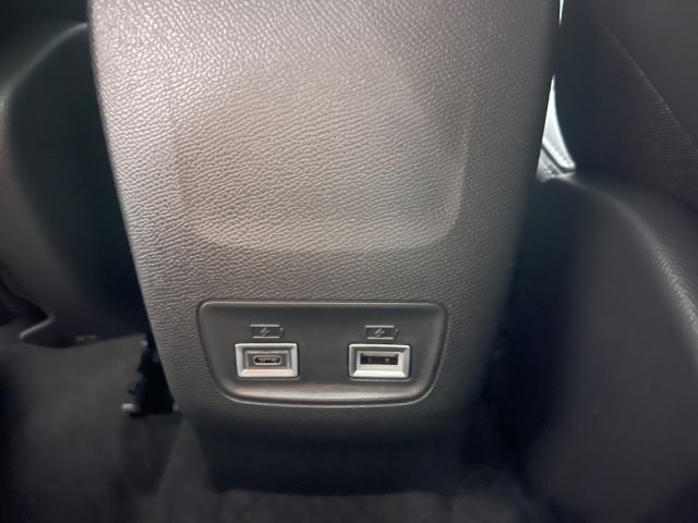 PEUGEOT 2008 usata, con USB