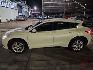 INFINITI Q30 usata, con Airbag laterali