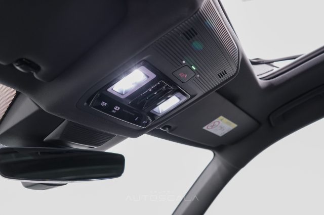 VOLKSWAGEN Tiguan usata, con Controllo elettronico della corsia
