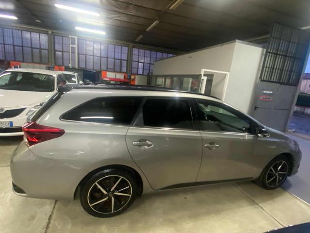 TOYOTA Auris usata 10