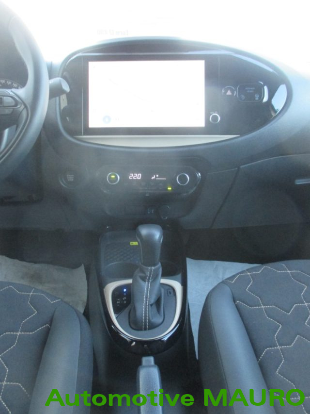 TOYOTA Aygo X usata, con Airbag testa