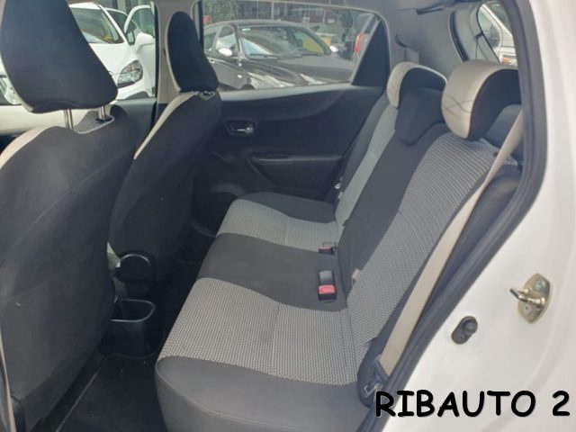 TOYOTA Yaris usata, con Volante in pelle
